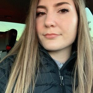 Meet your Posher, Lauren